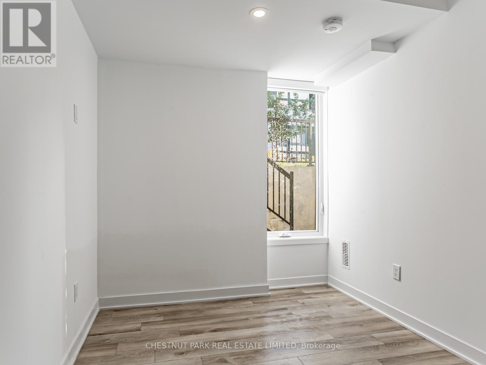 Th4 - 30 Ed Clark Gardens, Toronto (Weston-Pellam Park), Ontario  M6N 0B5 - Photo 29 - W12517024