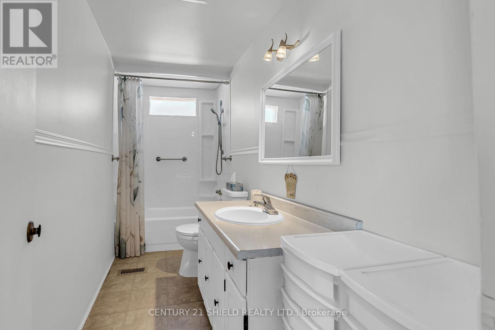 1201 Daly Avenue, Cornwall, Ontario  K6J 4W1 - Photo 9 - X12517158