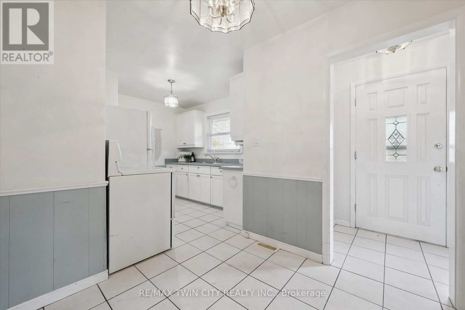 532 Victoria Street S, Kitchener, Ontario  N2M 3A9 - Photo 11 - X12516784