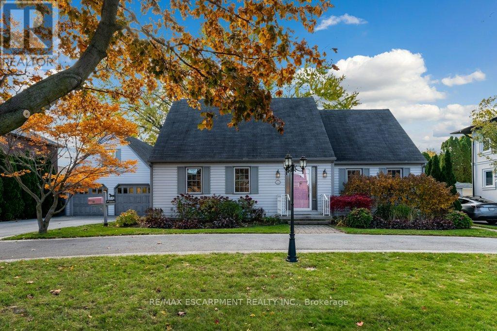 24 LAKE STREET, Grimsby, Ontario