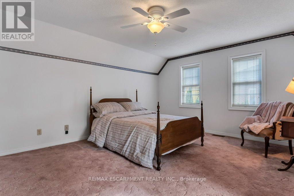 24 Lake Street, Grimsby, Ontario  L3M 2G7 - Photo 21 - X12516828