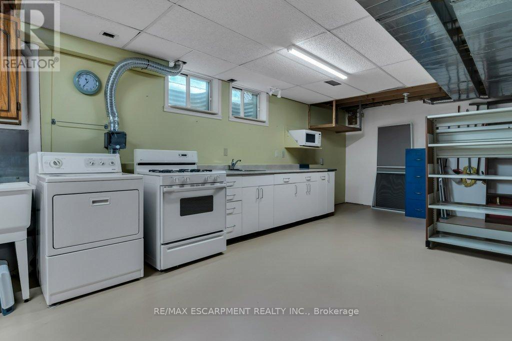 24 Lake Street, Grimsby, Ontario  L3M 2G7 - Photo 24 - X12516828