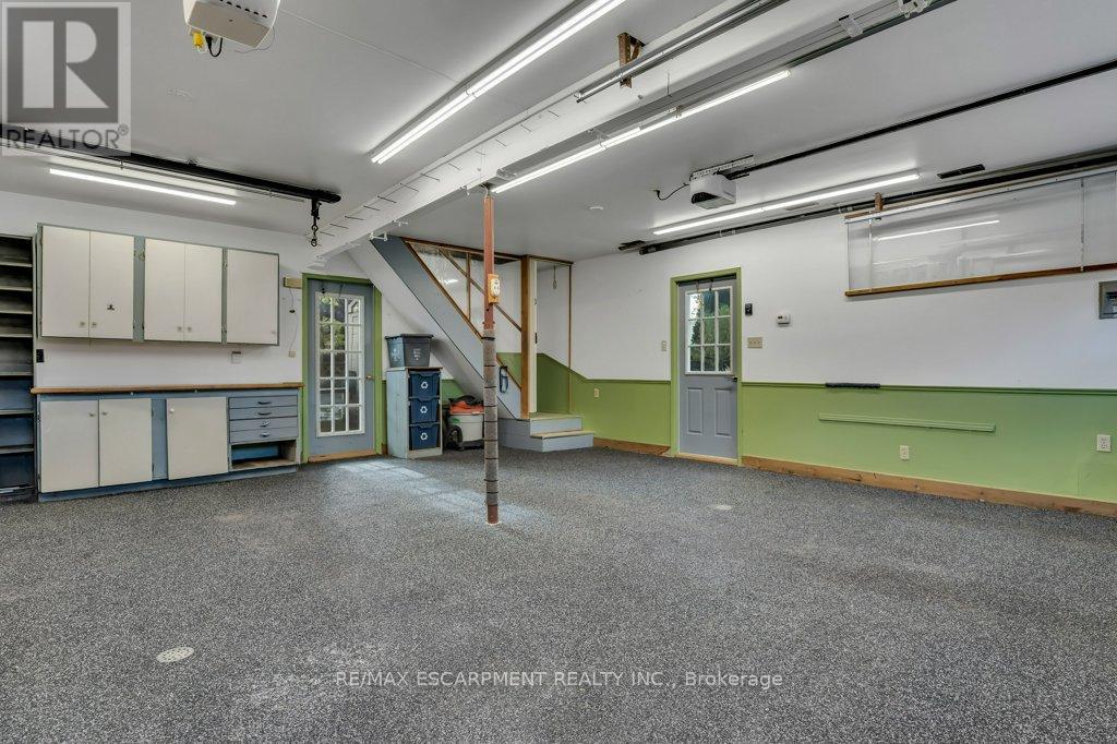 24 Lake Street, Grimsby, Ontario  L3M 2G7 - Photo 27 - X12516828