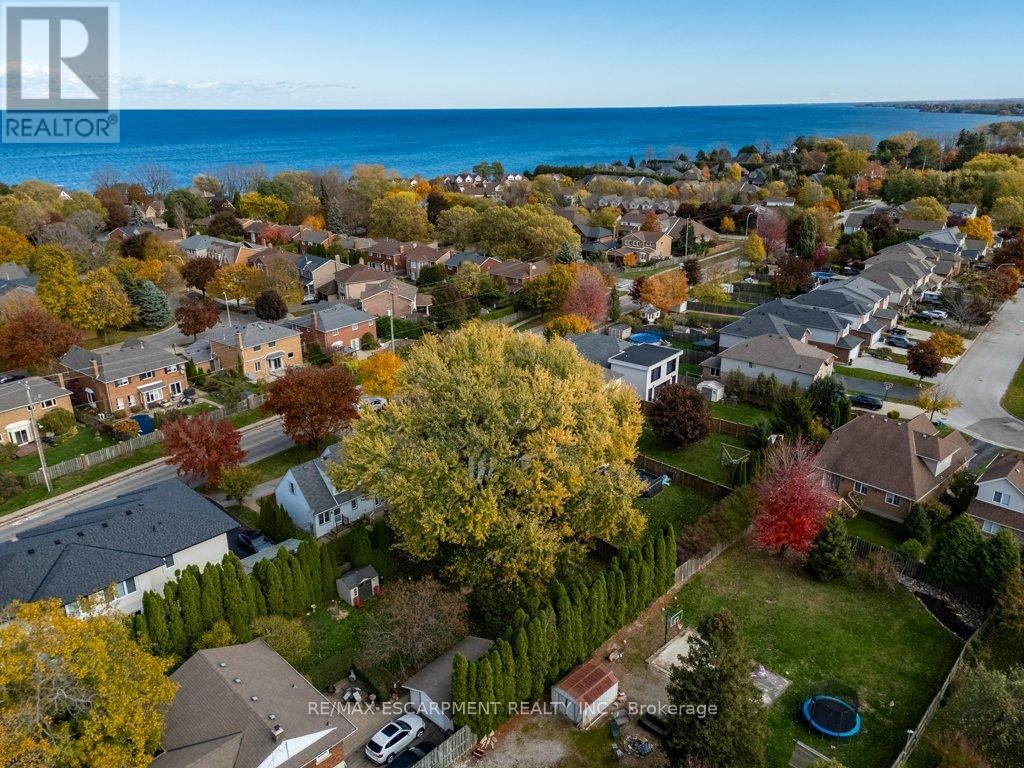 24 Lake Street, Grimsby, Ontario  L3M 2G7 - Photo 30 - X12516828