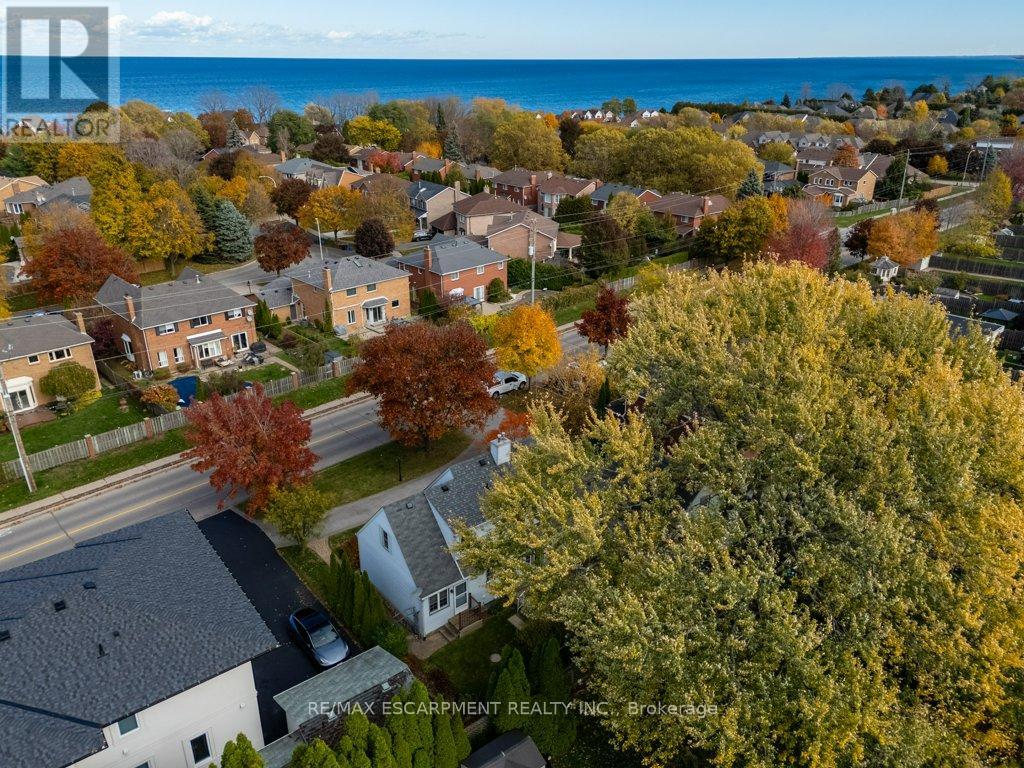 24 Lake Street, Grimsby, Ontario  L3M 2G7 - Photo 33 - X12516828