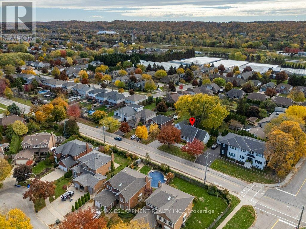 24 Lake Street, Grimsby, Ontario  L3M 2G7 - Photo 4 - X12516828