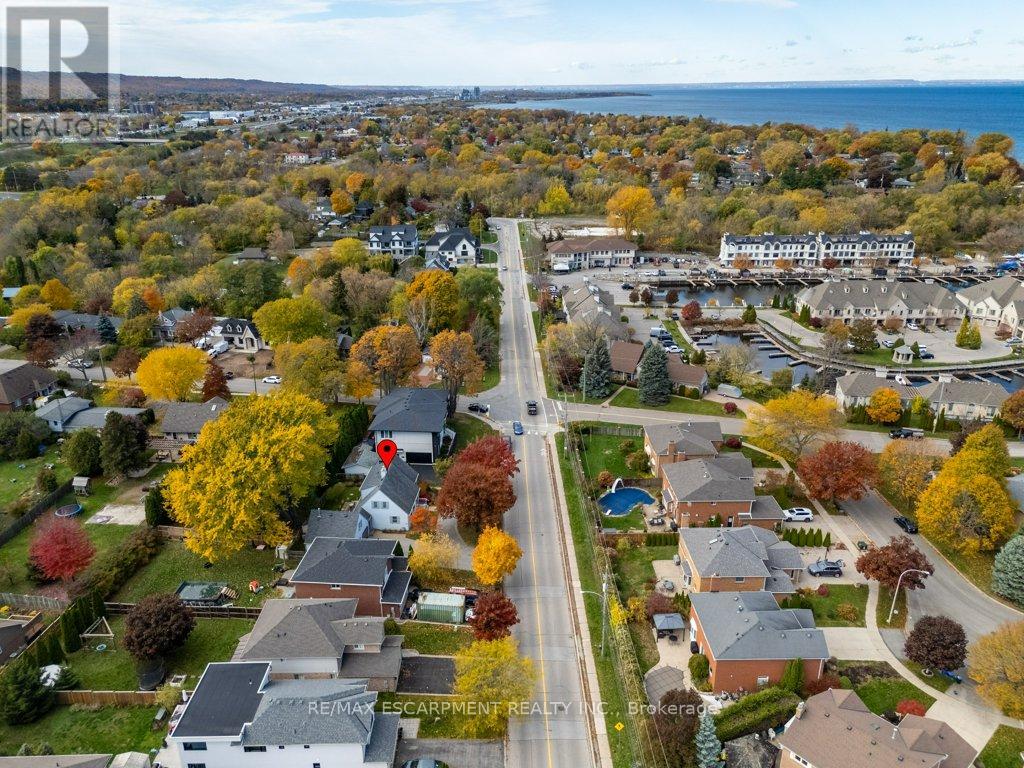 24 Lake Street, Grimsby, Ontario  L3M 2G7 - Photo 41 - X12516828