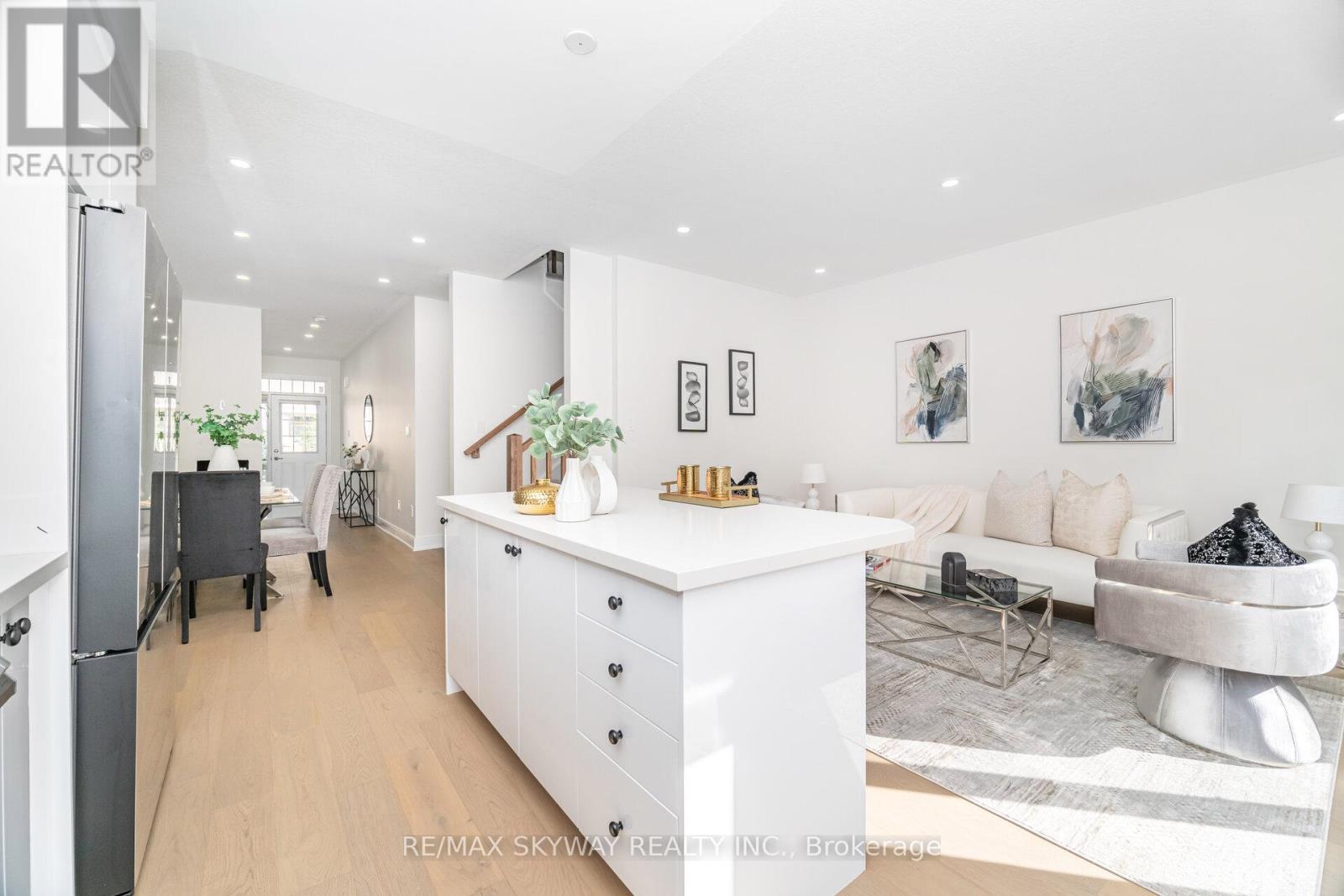 102 - 305 Garner Road W, Hamilton, Ontario  L9G 5E6 - Photo 16 - X12516842