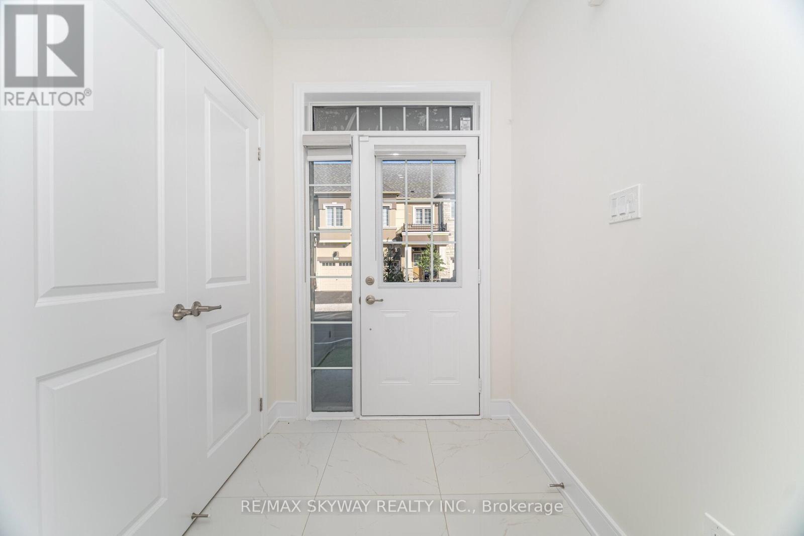 102 - 305 Garner Road W, Hamilton, Ontario  L9G 5E6 - Photo 7 - X12516842