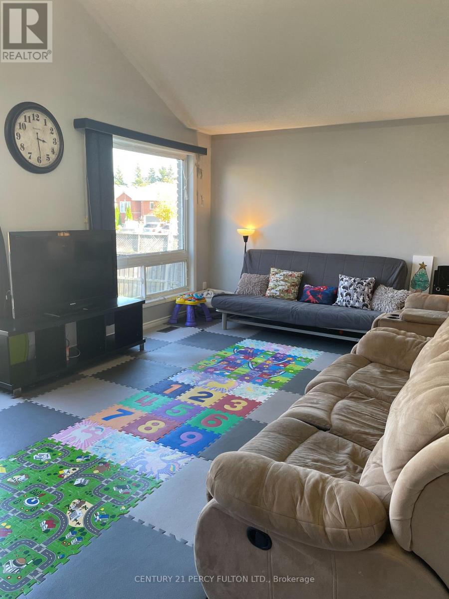 181 Parcells Crescent, Peterborough, Ontario  K9K 2P2 - Photo 4 - X12516870