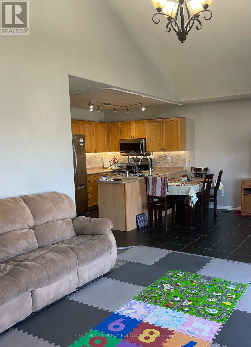 181 Parcells Crescent, Peterborough, Ontario  K9K 2P2 - Photo 5 - X12516870