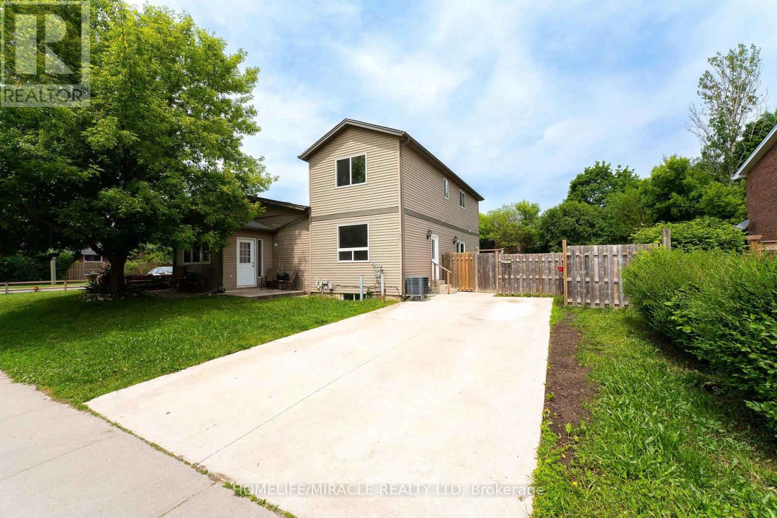 120 Jansen Avenue, Kitchener, Ontario  N2A 2L7 - Photo 4 - X12516884