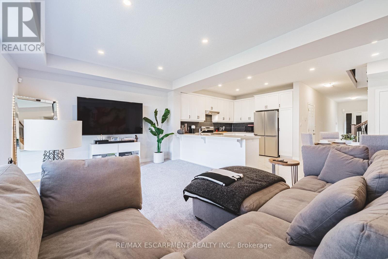 21 Zoe Lane, Hamilton, Ontario  L0R 1C0 - Photo 19 - X12516908