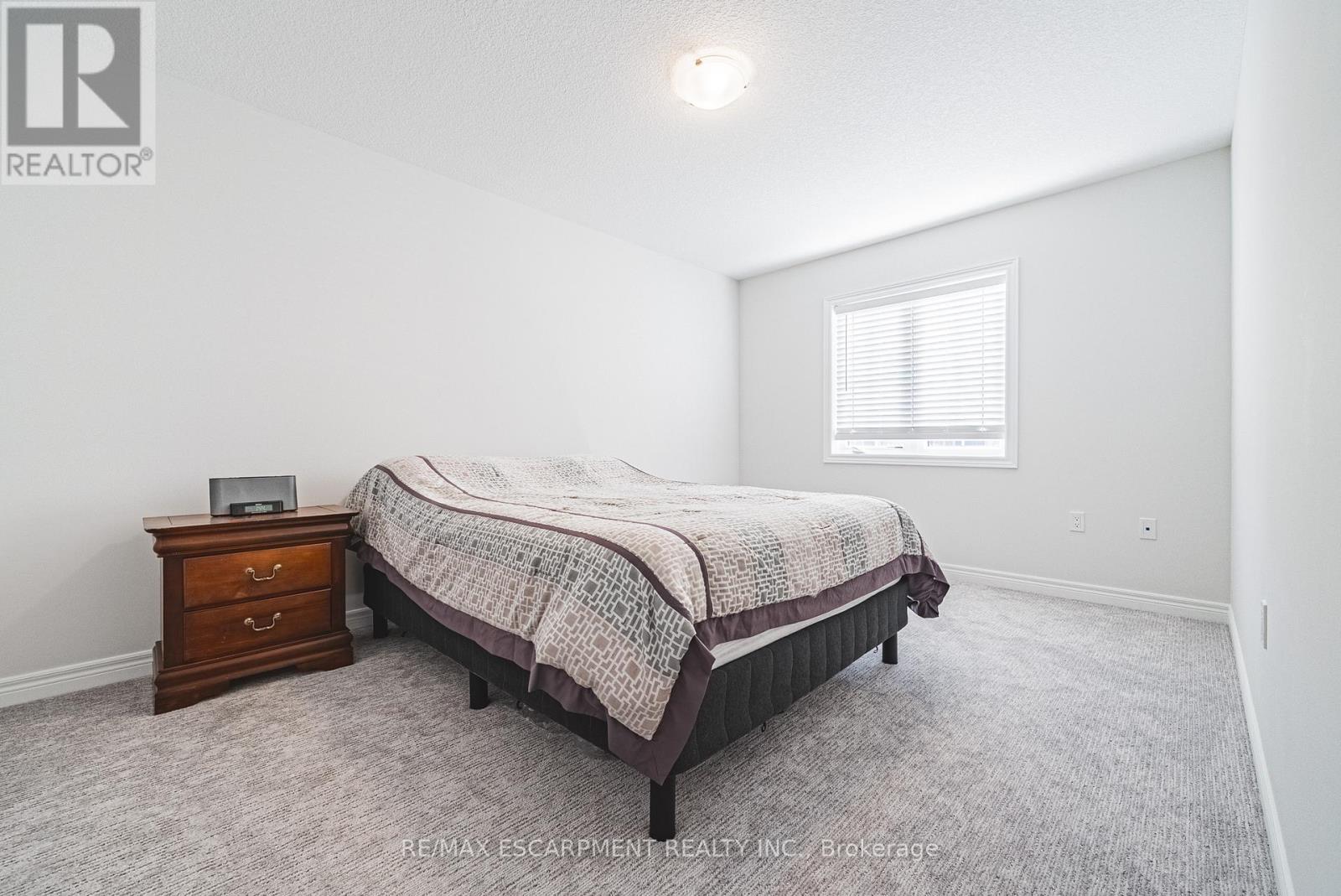 21 Zoe Lane, Hamilton, Ontario  L0R 1C0 - Photo 35 - X12516908