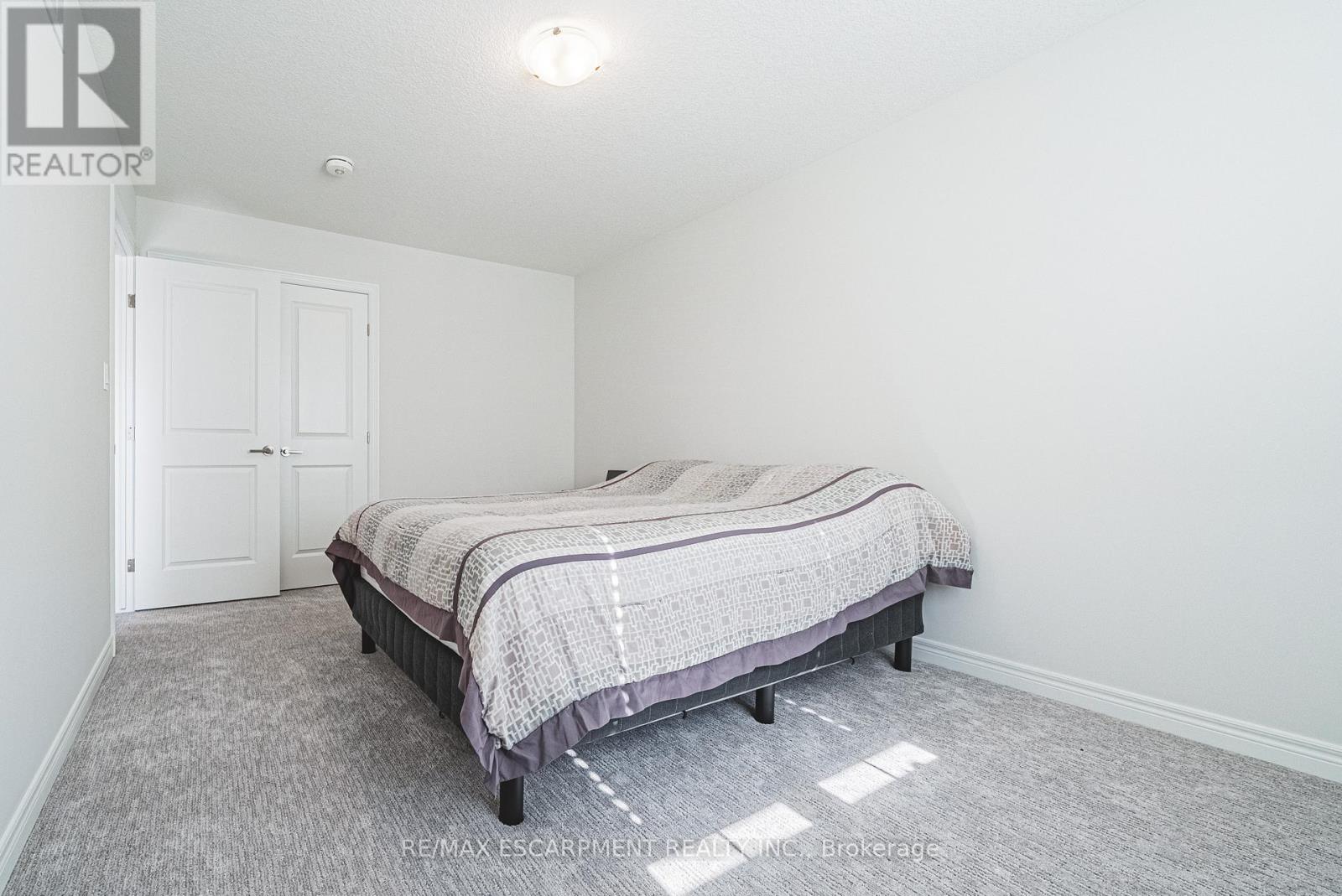 21 Zoe Lane, Hamilton, Ontario  L0R 1C0 - Photo 36 - X12516908