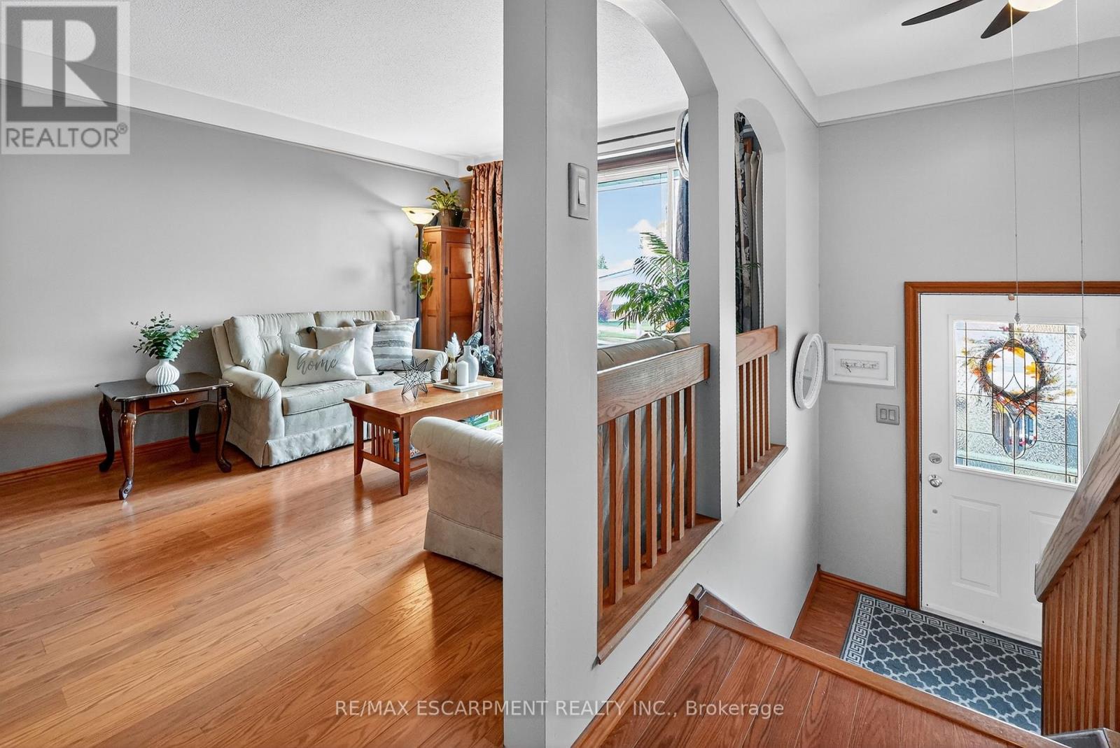 47 Rowena Court, Hamilton, Ontario  L8W 1H9 - Photo 4 - X12517036