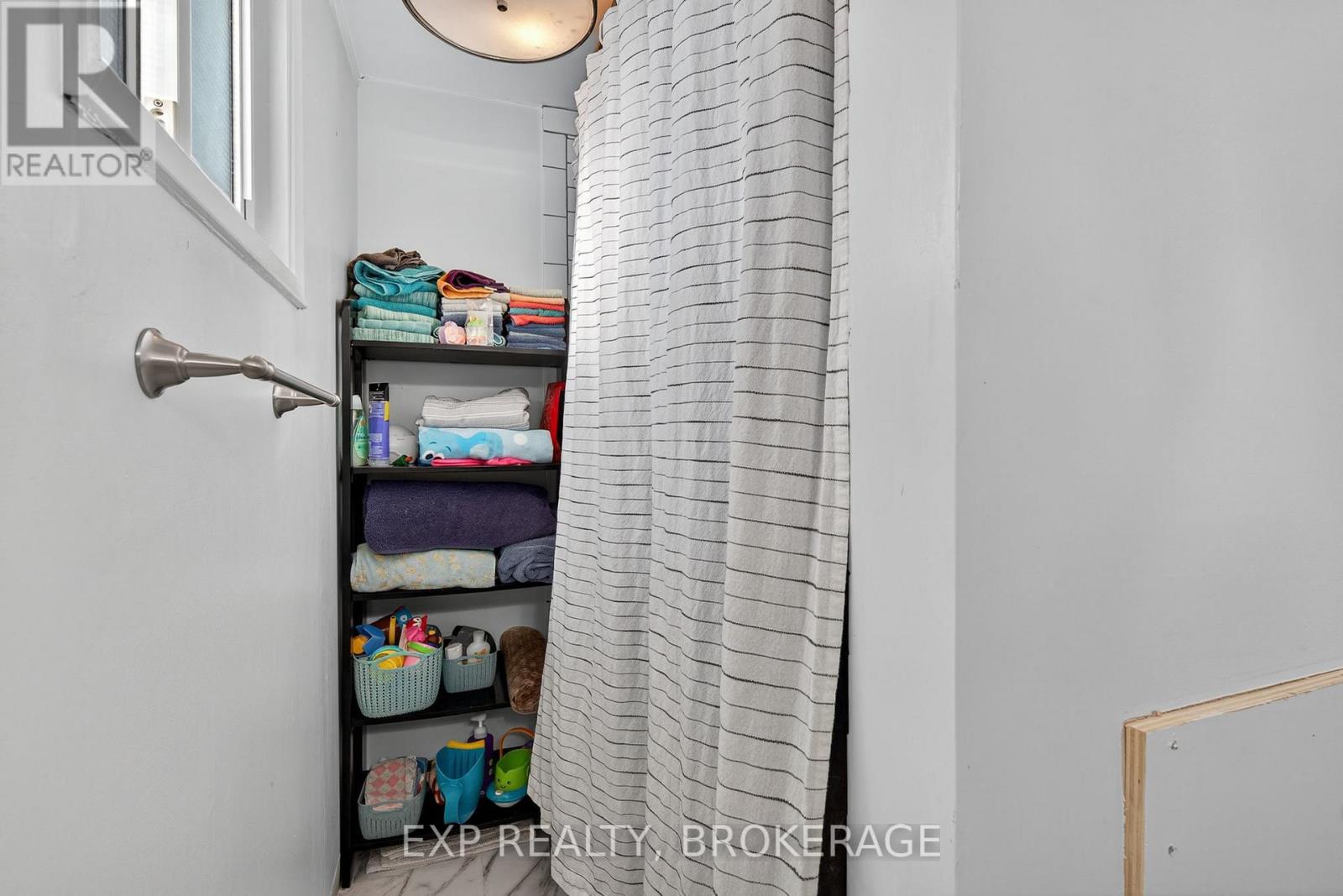 10 Miller Street, Leeds And The Thousand Islands, Ontario  K0E 1L0 - Photo 22 - X12516952