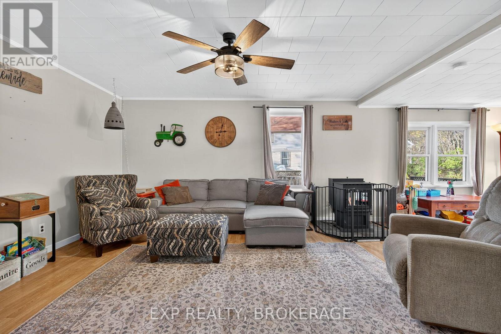 10 Miller Street, Leeds And The Thousand Islands, Ontario  K0E 1L0 - Photo 7 - X12516952