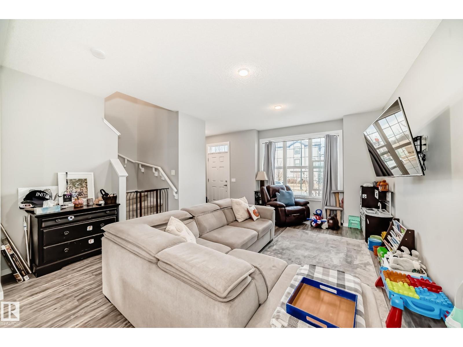 2609 Maple Wy Nw, Edmonton, Alberta  T6T 2K1 - Photo 3 - E4463119