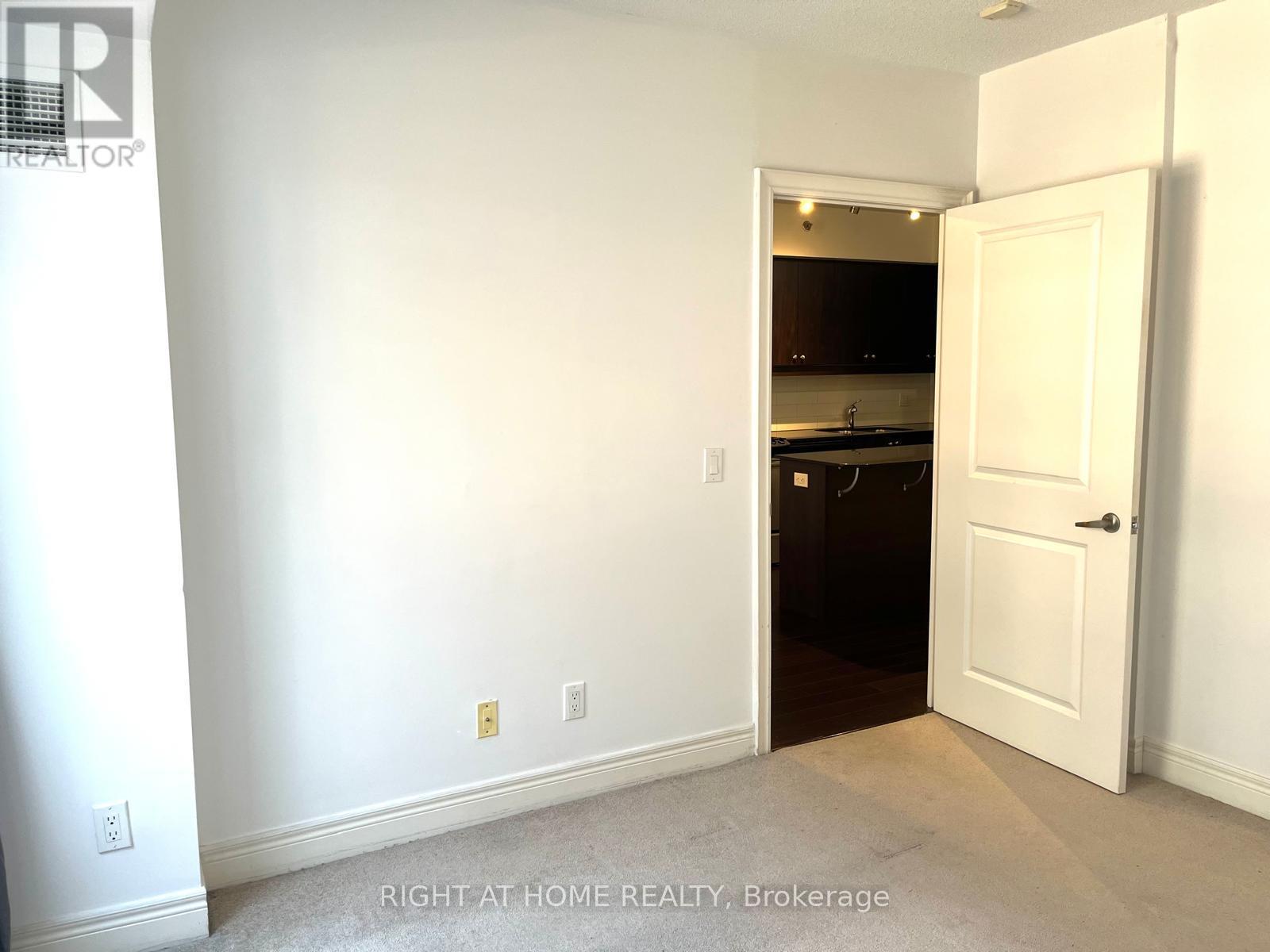 212 - 701 Sheppard Avenue W, Toronto, Ontario  M3H 0B2 - Photo 8 - C12420136