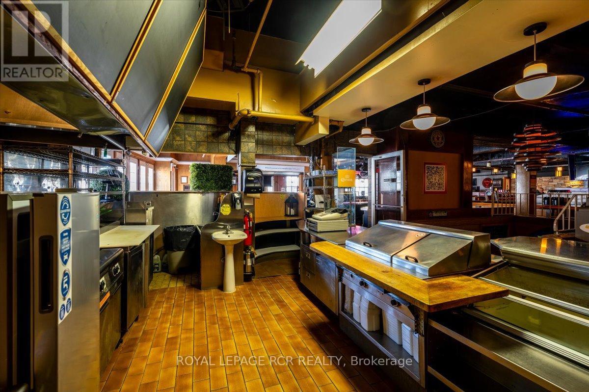 2 Holland Street E, Bradford West Gwillimbury, Ontario  L3Z 2A9 - Photo 11 - N12033502