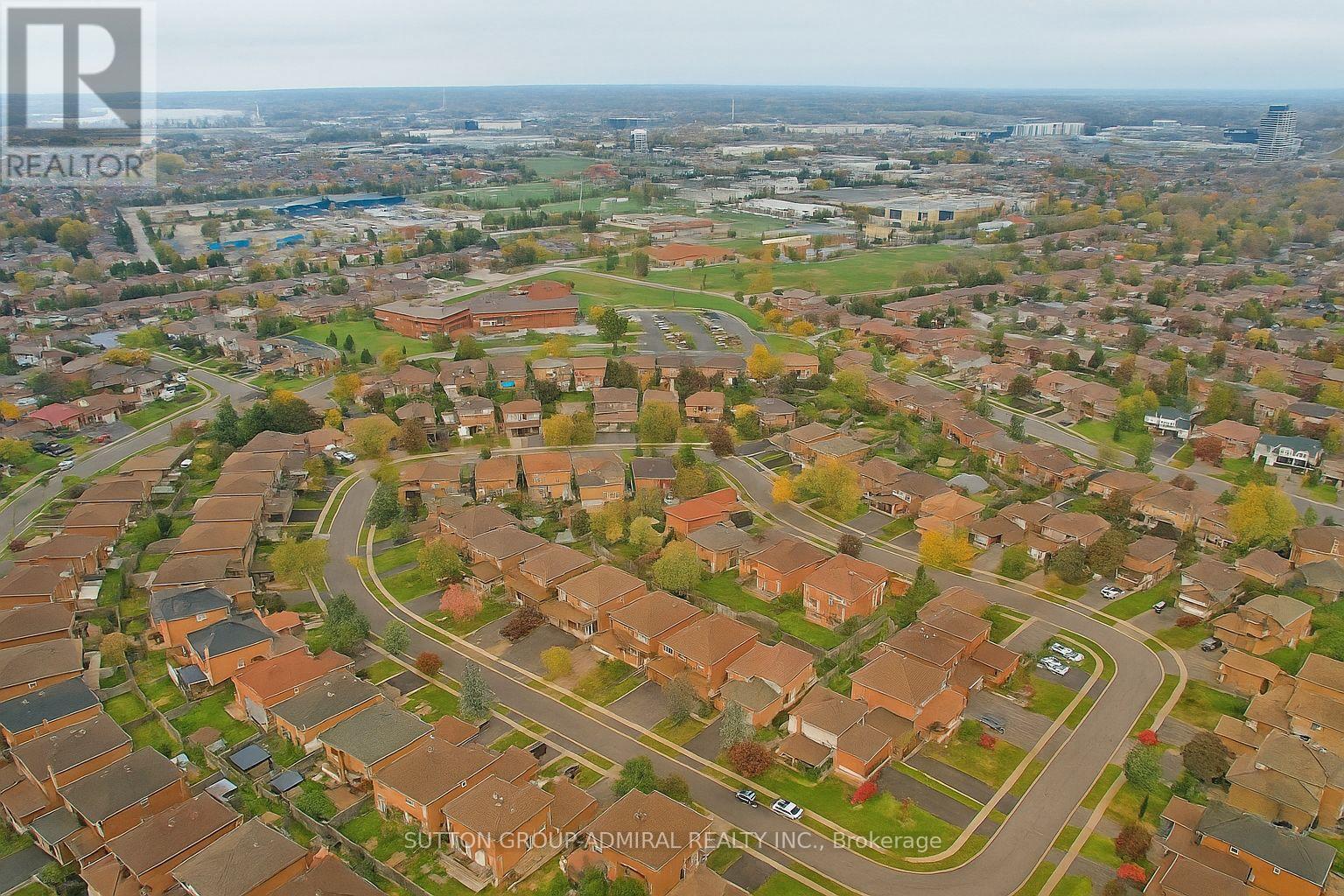 160 Marwood Place, Vaughan, Ontario  L6A 1C4 - Photo 40 - N12516772