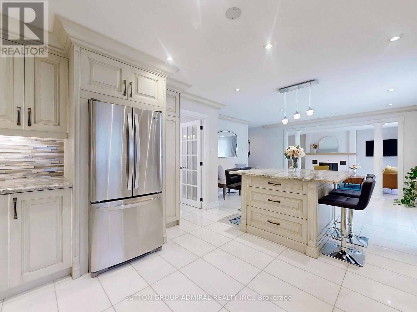 160 Marwood Place, Vaughan, Ontario  L6A 1C4 - Photo 11 - N12516772