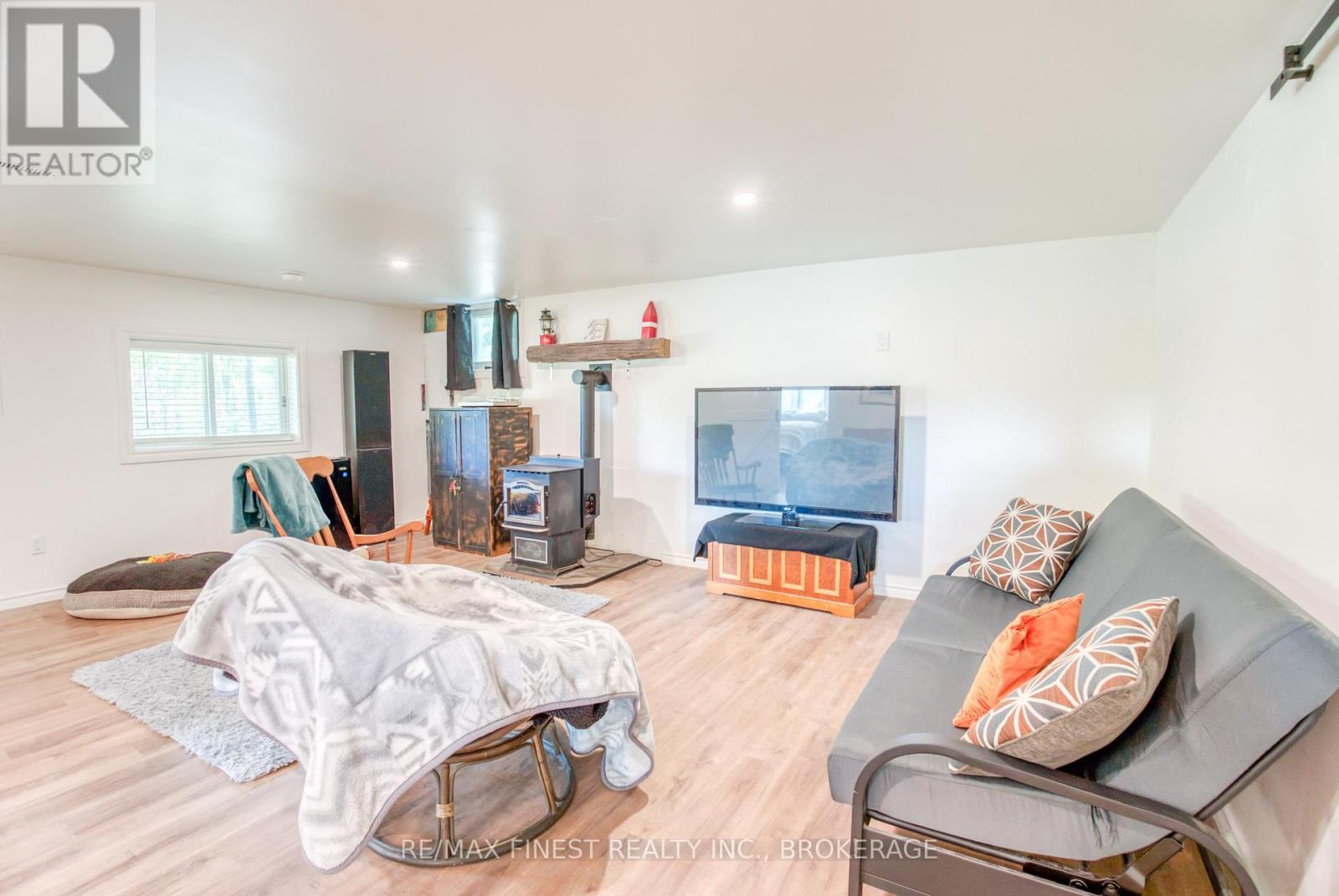 10874 Canoe Lake Road, Frontenac, Ontario  K0H 2V0 - Photo 23 - X12481963