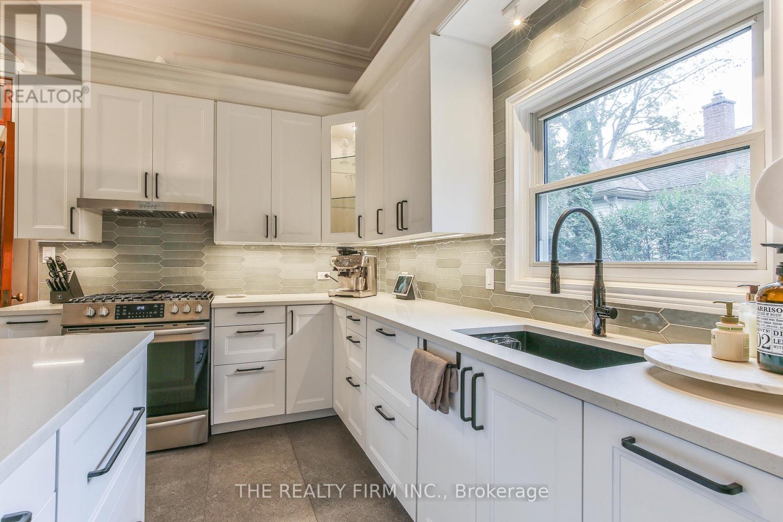 9 East Avenue, St. Thomas, Ontario  N5R 3S9 - Photo 17 - X12357827