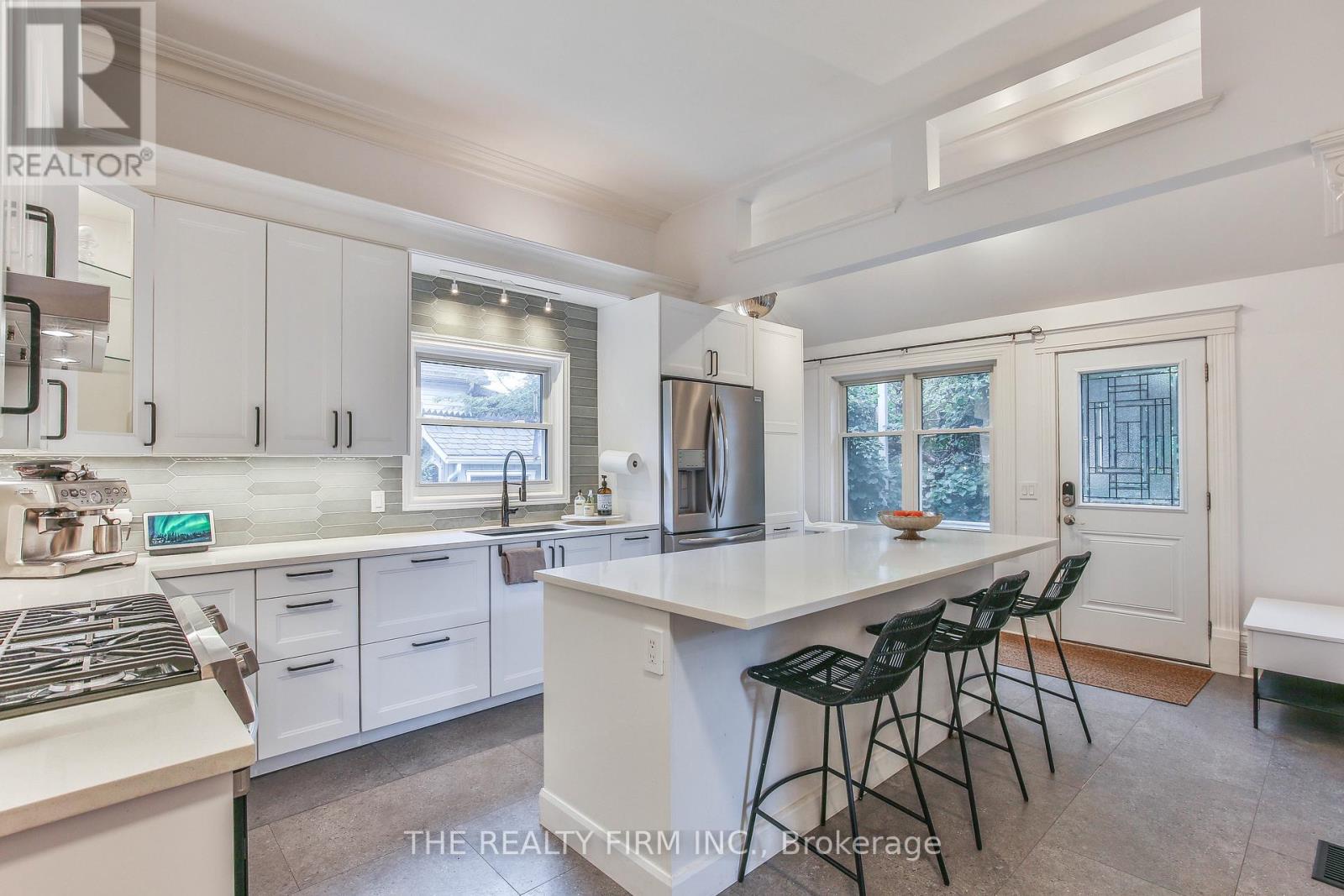 9 East Avenue, St. Thomas, Ontario  N5R 3S9 - Photo 13 - X12357827