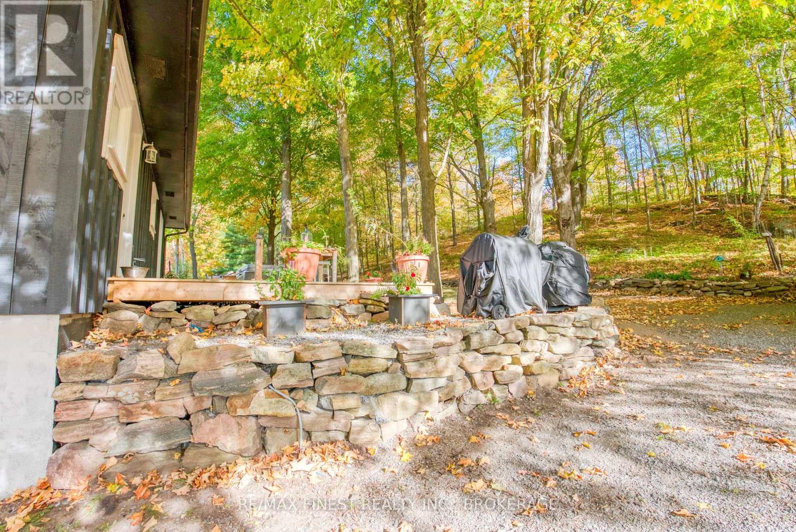 10874 Canoe Lake Road, Frontenac, Ontario  K0H 2V0 - Photo 35 - X12481963