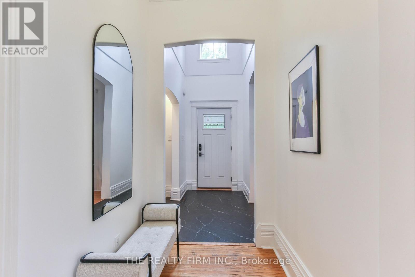 9 East Avenue, St. Thomas, Ontario  N5R 3S9 - Photo 4 - X12357827