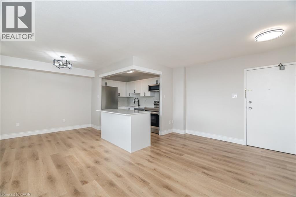 15 Nicklaus Drive Unit# 605, Hamilton, Ontario  L8K 5J5 - Photo 6 - 40770469