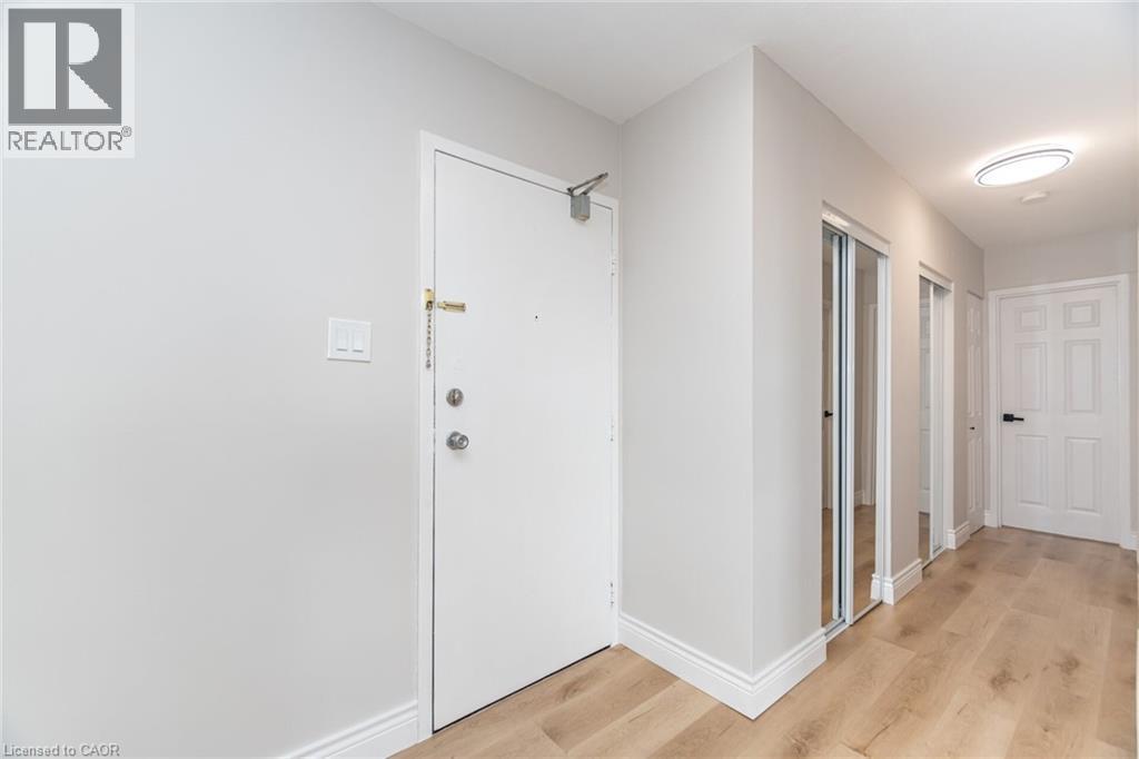 15 Nicklaus Drive Unit# 605, Hamilton, Ontario  L8K 5J5 - Photo 2 - 40770469