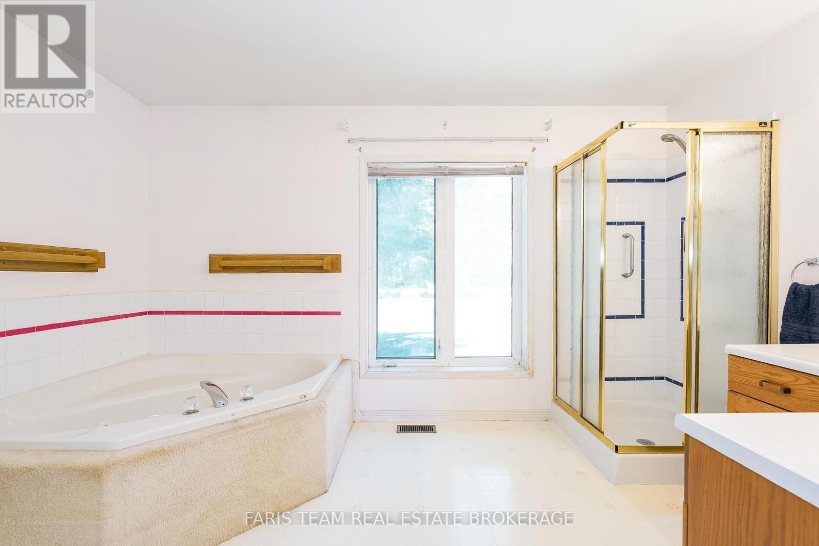 17 Stanley Road, Kawartha Lakes, Ontario  K0M 2T0 - Photo 10 - X12380760