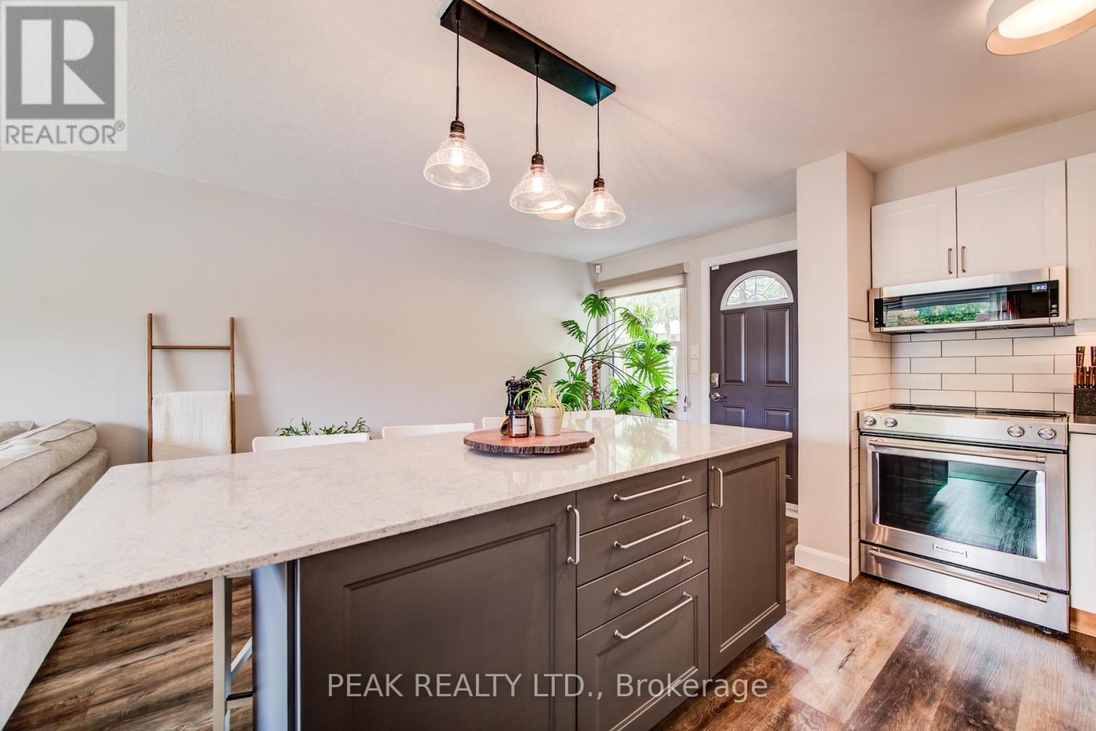 31 - 165 Green Valley Drive, Kitchener, Ontario  N2P 1K3 - Photo 11 - X12397521