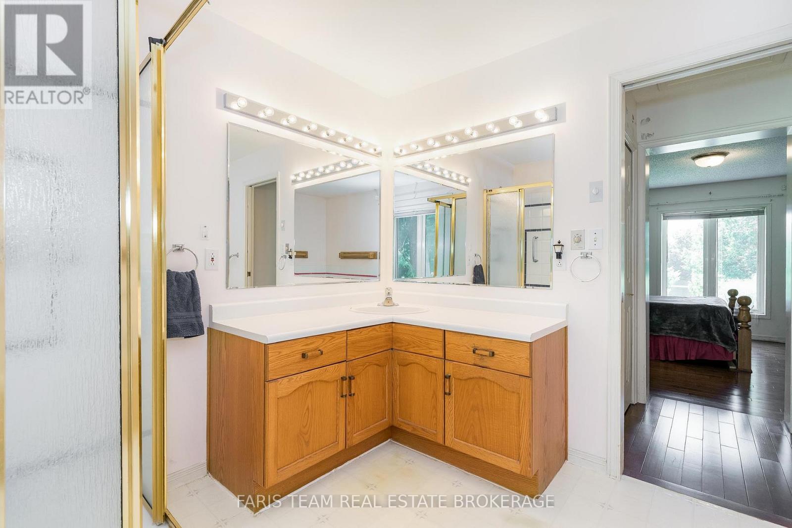 17 Stanley Road, Kawartha Lakes, Ontario  K0M 2T0 - Photo 11 - X12380760