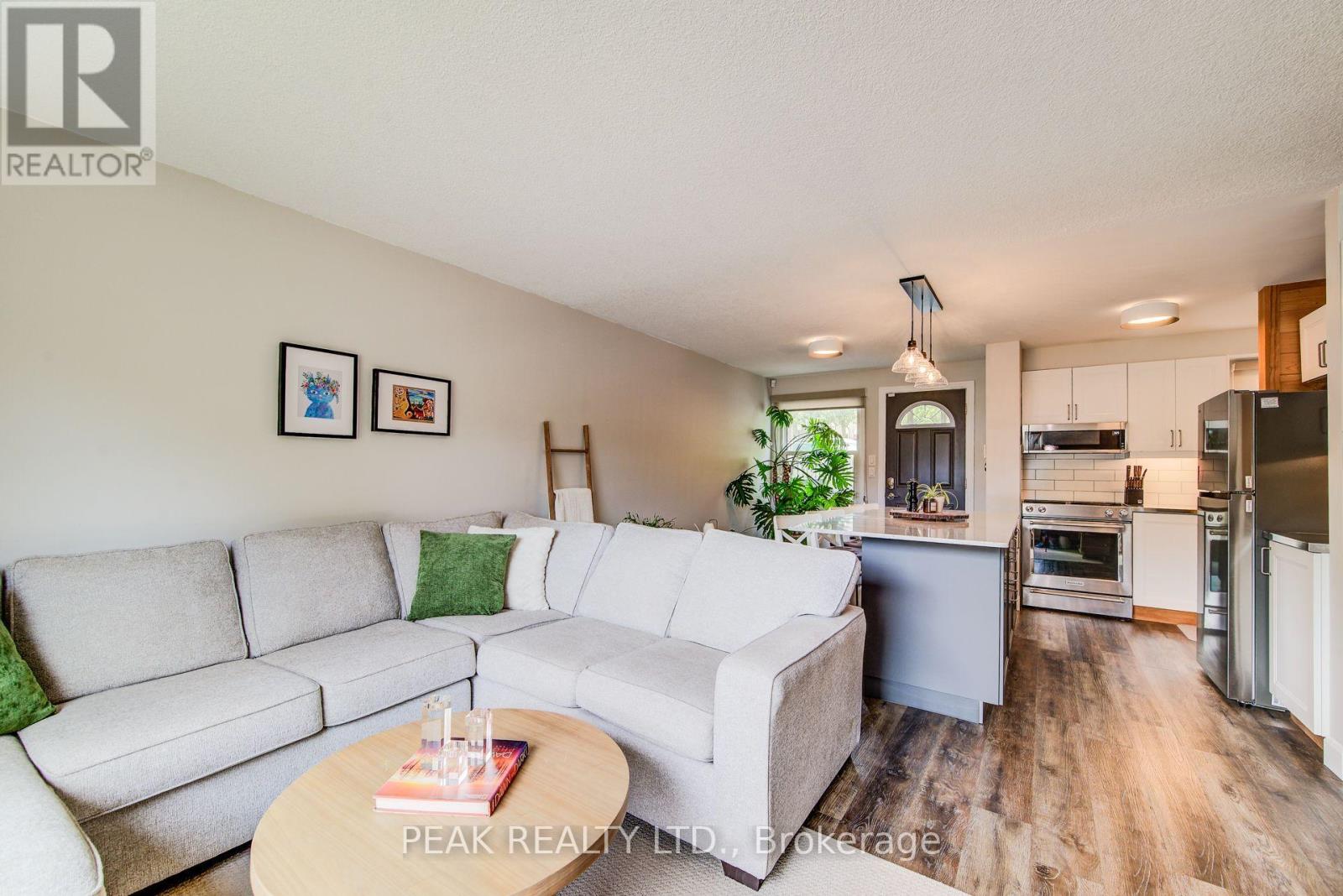 31 - 165 Green Valley Drive, Kitchener, Ontario  N2P 1K3 - Photo 8 - X12397521