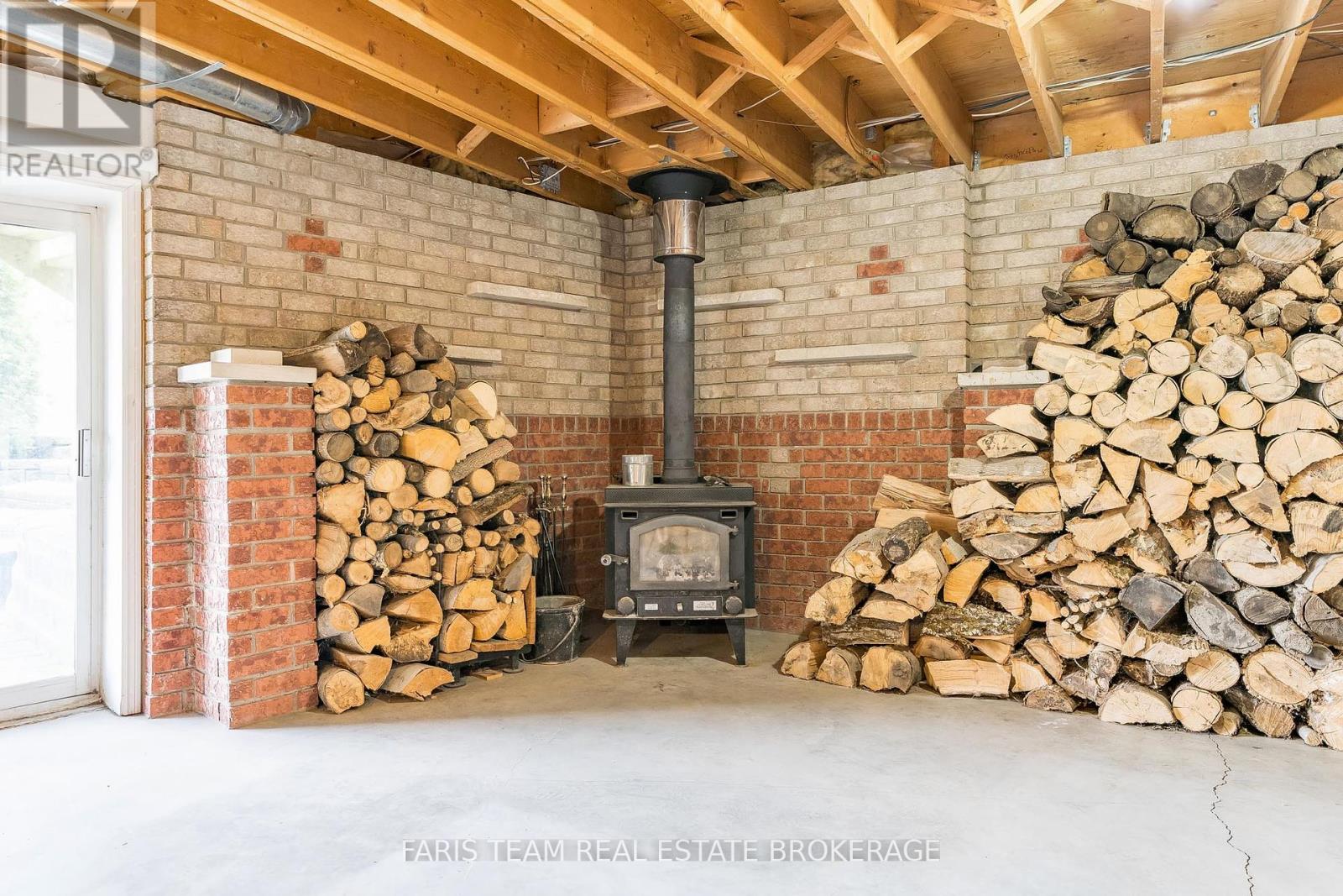 17 Stanley Road, Kawartha Lakes, Ontario  K0M 2T0 - Photo 21 - X12380760