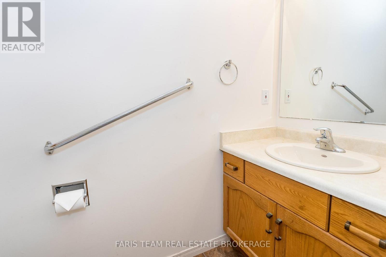 17 Stanley Road, Kawartha Lakes, Ontario  K0M 2T0 - Photo 14 - X12380760