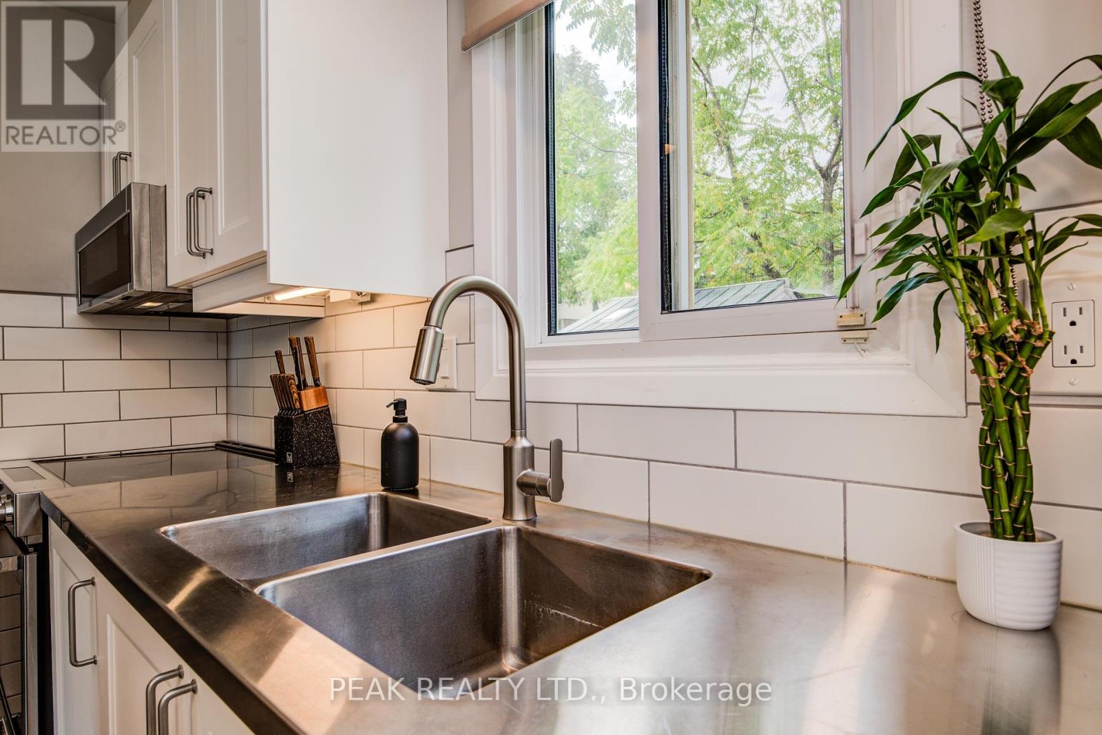 31 - 165 Green Valley Drive, Kitchener, Ontario  N2P 1K3 - Photo 19 - X12397521