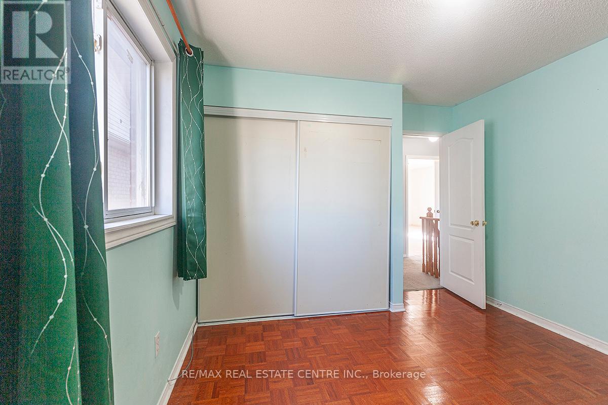 3888 Barley Trail S, Mississauga, Ontario  L5M 6N2 - Photo 36 - W12451646