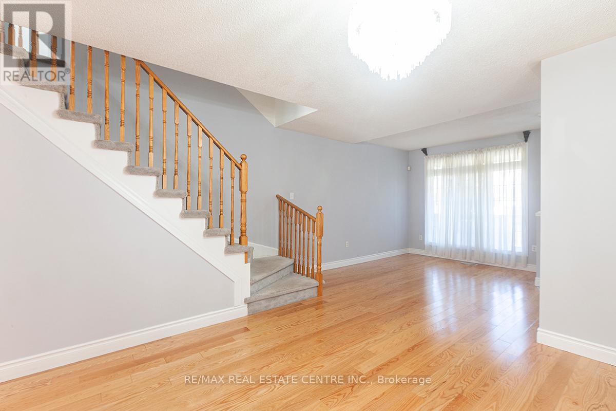 3888 Barley Trail S, Mississauga, Ontario  L5M 6N2 - Photo 12 - W12451646