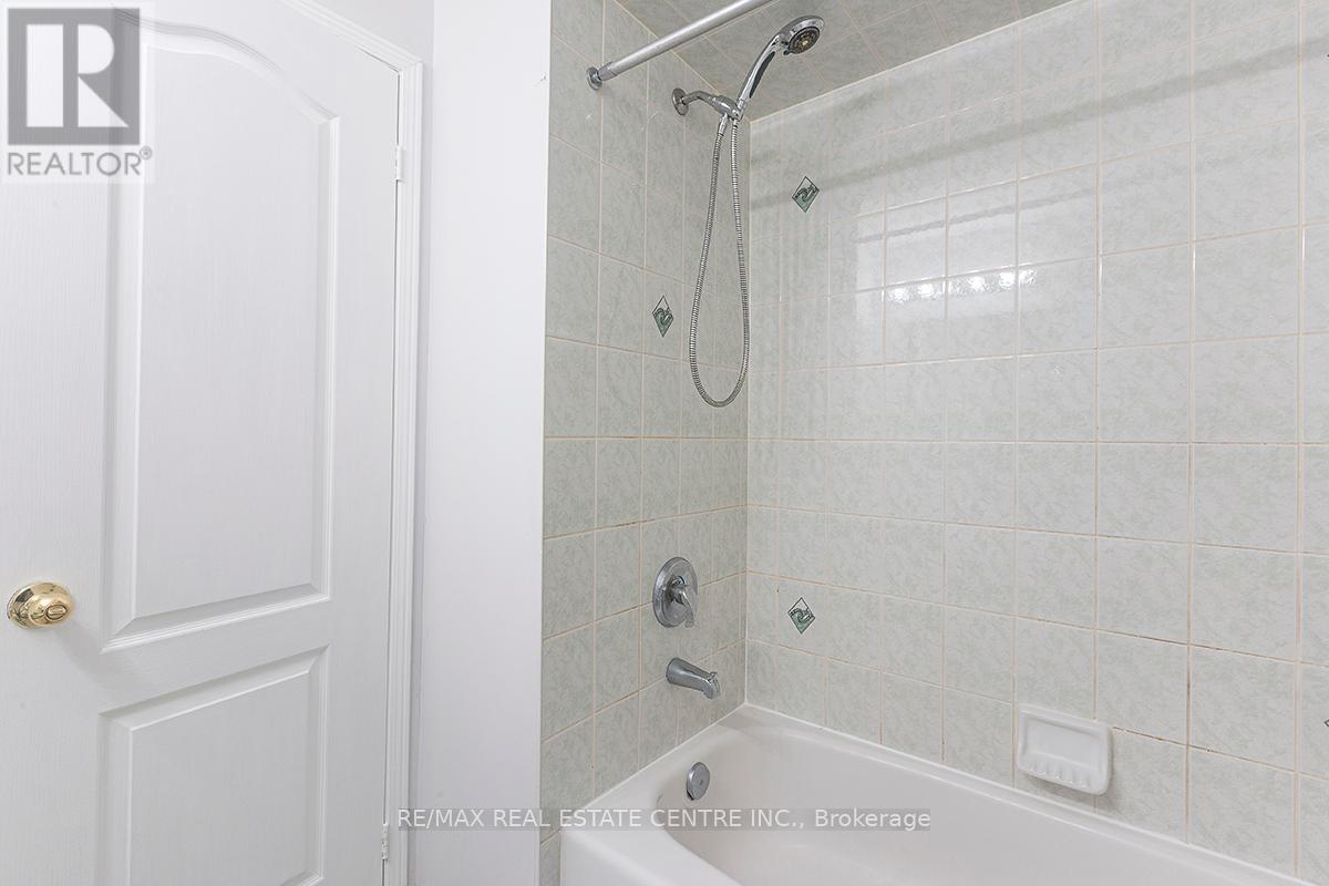 3888 Barley Trail S, Mississauga, Ontario  L5M 6N2 - Photo 41 - W12451646