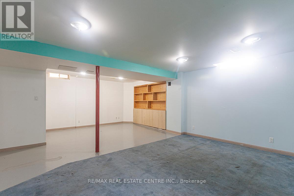 3888 Barley Trail S, Mississauga, Ontario  L5M 6N2 - Photo 43 - W12451646