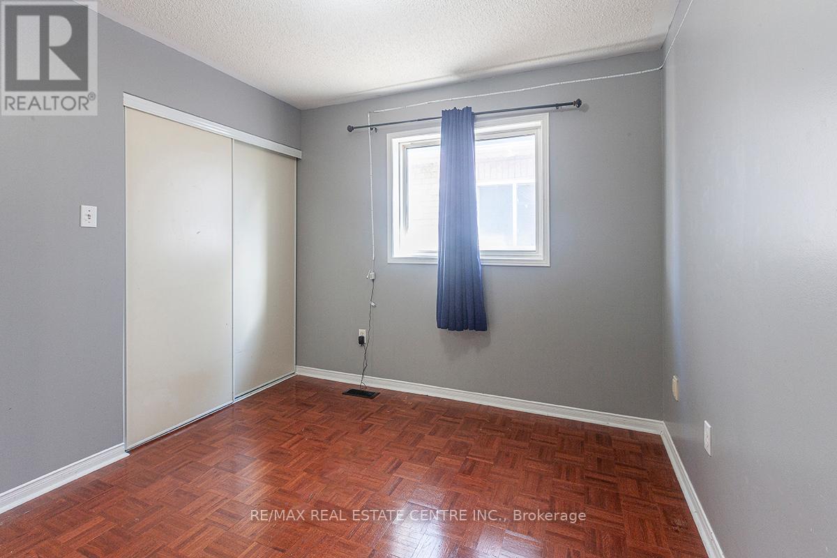 3888 Barley Trail S, Mississauga, Ontario  L5M 6N2 - Photo 32 - W12451646