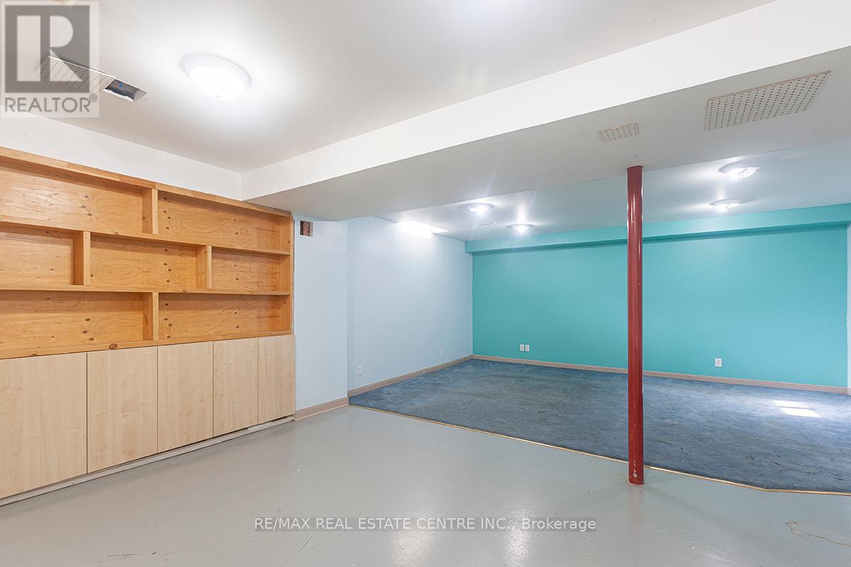 3888 Barley Trail S, Mississauga, Ontario  L5M 6N2 - Photo 45 - W12451646