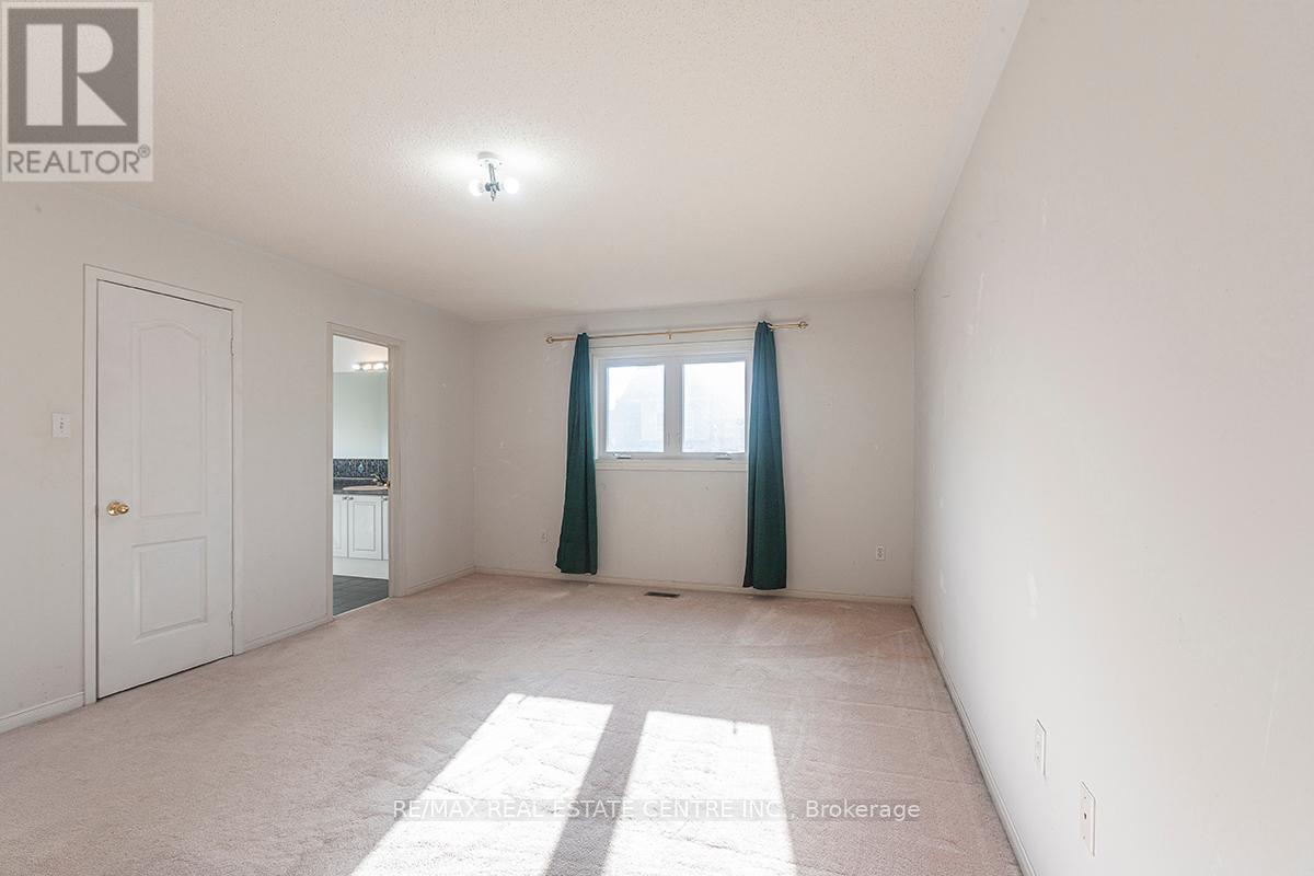 3888 Barley Trail S, Mississauga, Ontario  L5M 6N2 - Photo 26 - W12451646