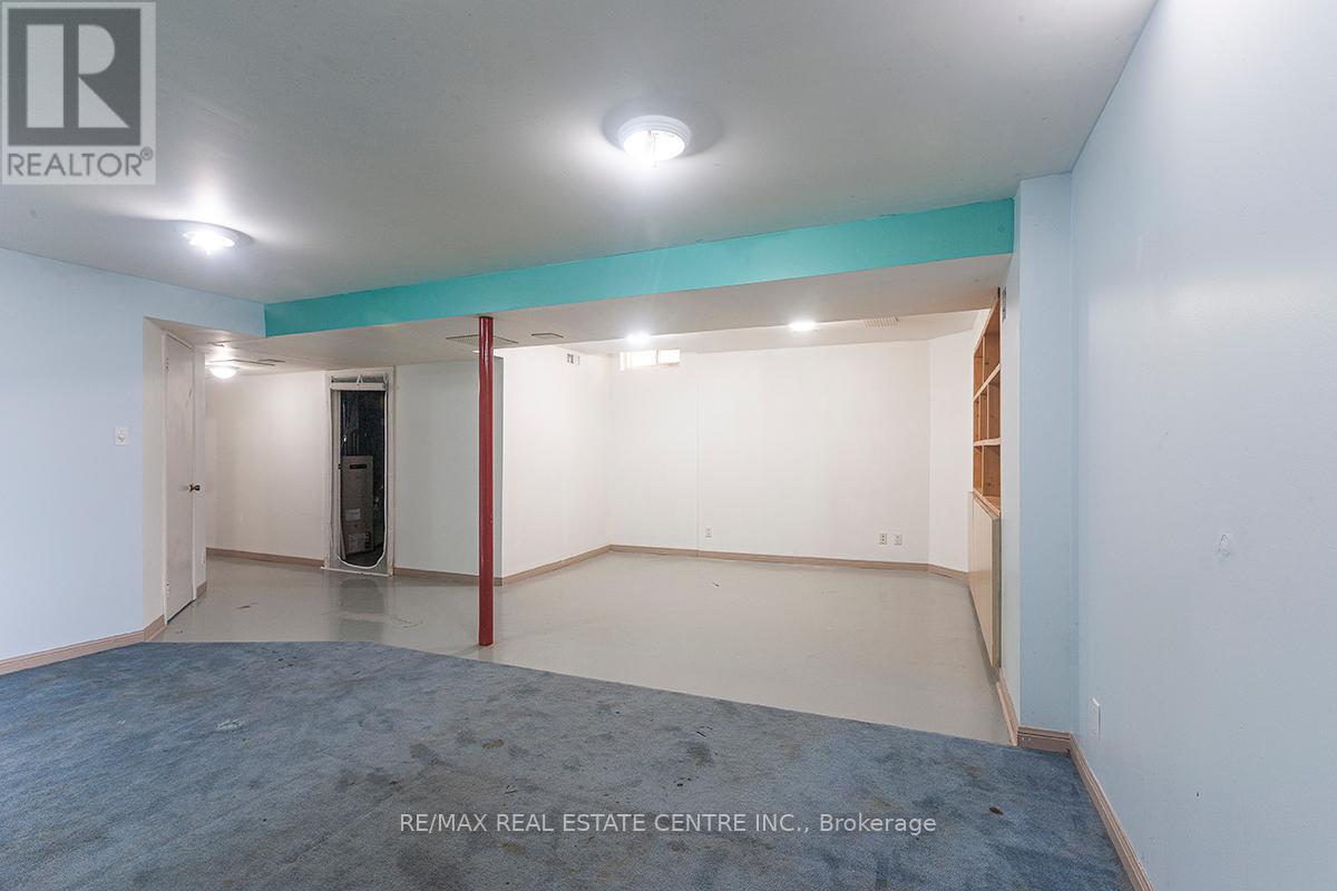 3888 Barley Trail S, Mississauga, Ontario  L5M 6N2 - Photo 44 - W12451646