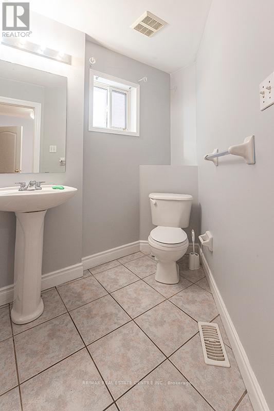 3888 Barley Trail S, Mississauga, Ontario  L5M 6N2 - Photo 13 - W12451646